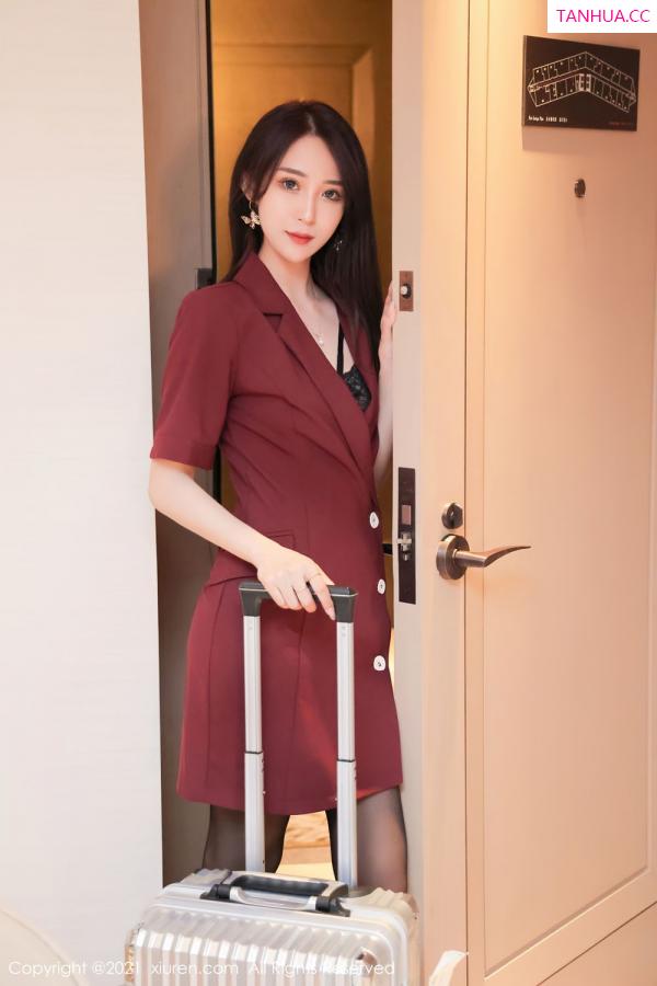 周慕汐  空乘美人周慕汐 下飞机后回酒店第15张图片